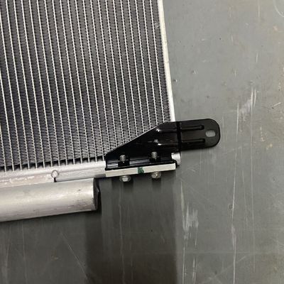 MAXUS T60 T70 C00099664 Radiatore OE in vendita all'ingrosso Fabbricazione di refrigeranti per auto MAXUS SAIC MOTOR