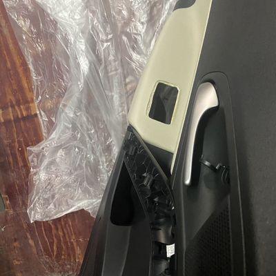 Assemblaggio del pannello di guarnizione della porta posteriore OE per MG GS 10103252-ESC Prodotto più elevato