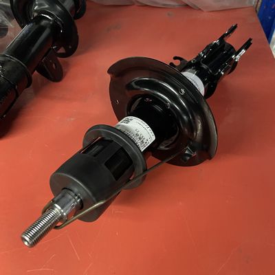 SAIC MG ZS Car Fitment Front Left Shock Absorber OE 10242405 per sospensione automatica