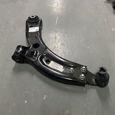 OE 10228100 10228200 Braccio di comando anteriore inferiore per MG ZS lato destro e sinistro