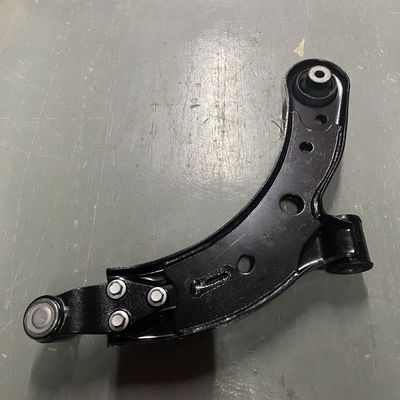 OE 10228100 10228200 Braccio di comando anteriore inferiore per MG ZS lato destro e sinistro